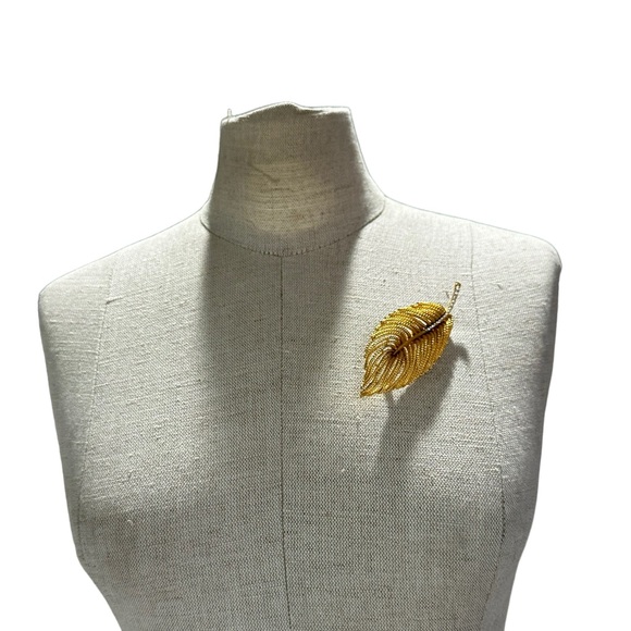 Genuine KENNETH LANE gold leaf brooch pin rare - Picture 2 of 10